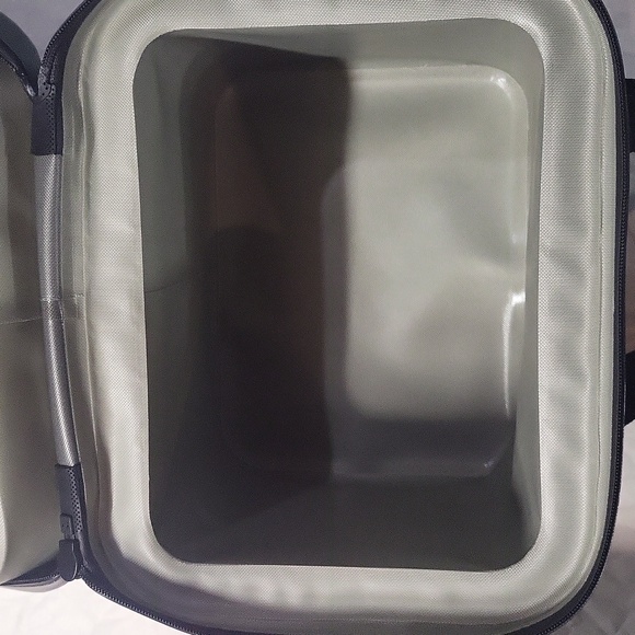 Large gray green insulated cooler can summer USIC new soft pack 40 can bag strap - Picture 8 of 11